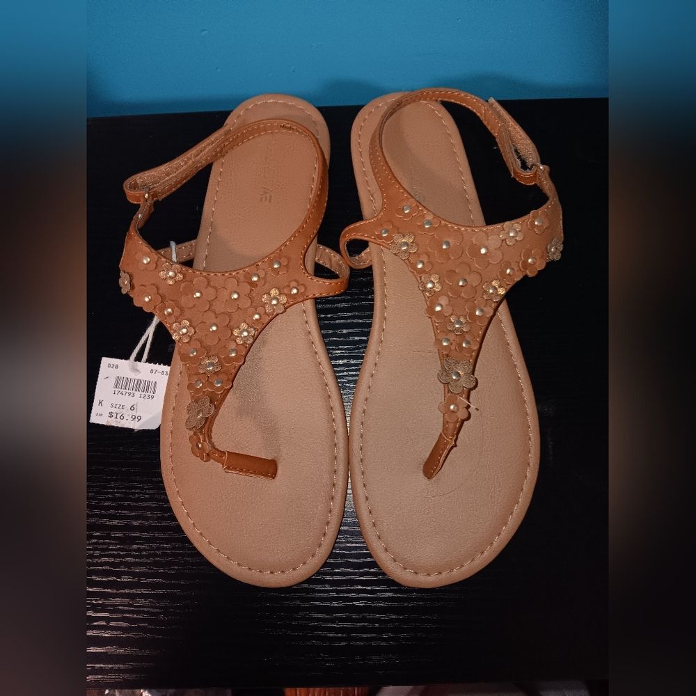 Payless Collab with American Eagle Cognac Flora Thong Women's Size 6
